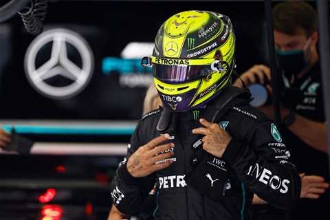  Lewis Hamilton Explains the Unique Yellow Inserts on His Mercedes F1 Car 