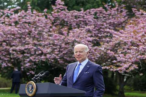 Biden Invokes Defense Production Act to Promote Oil Alternatives