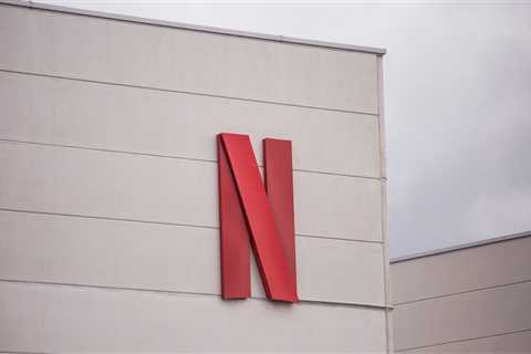 Netflix turns to Microsoft to help build its new ad-supported service.