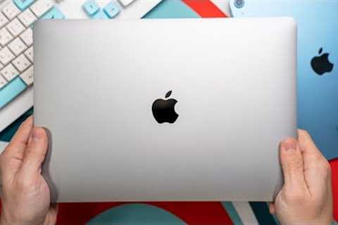 YOU Should Buy the M1 MacBook Air in 2022, And Here''''s Why!