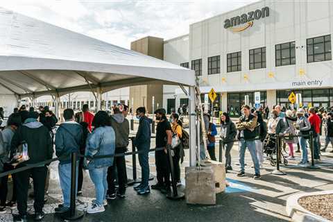 Amazon Loses Bid to Overturn Union Victory at Staten Island Warehouse