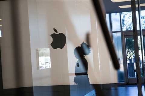 Regulators Find Apple’s Secrecy Violates Workers Rights