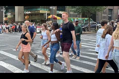 New York Manhattan 5 Ave | Times Square Saturday