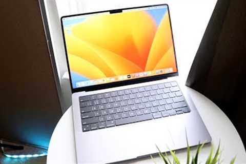 M2 Pro MacBook In 2025! (Still Worth Buying?) (Review)