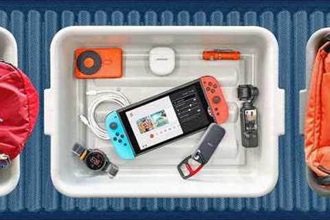 50+ Travel Tech & Accessories We ALWAYS Pack | What''s in Our Bags?